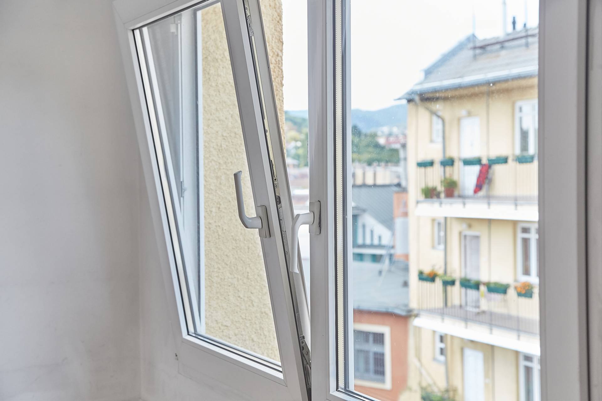 Smart Ventilation Solutions With Tilt & Turn Windows